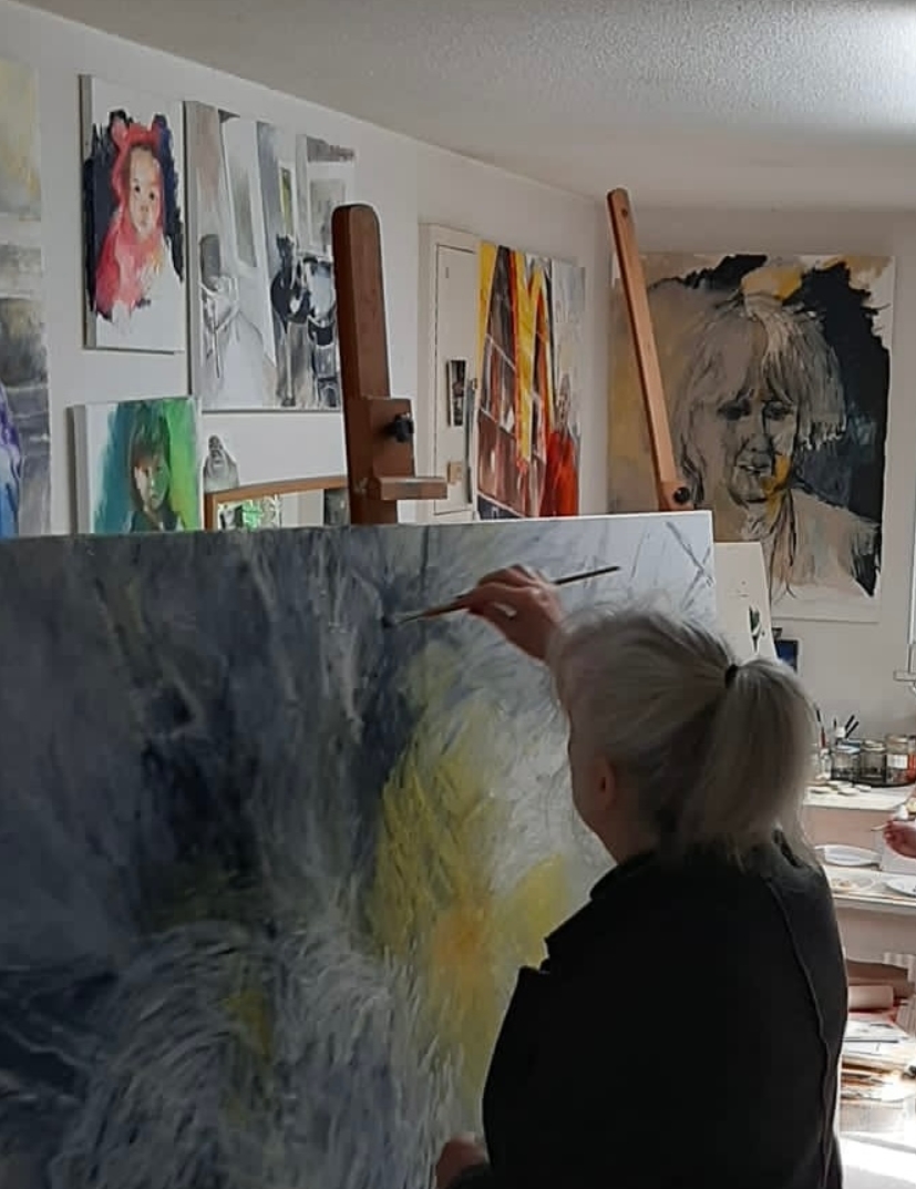 Neel Ritzema in haar atelier